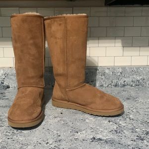 Tall brown Ugg boots size 8